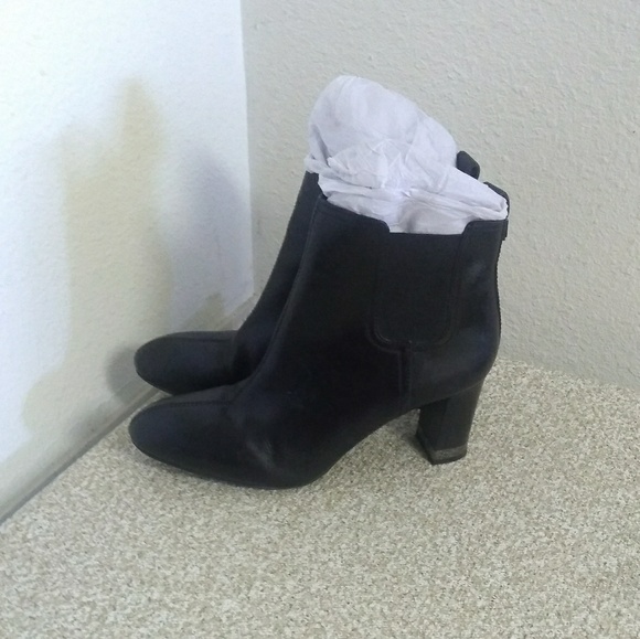 Tory Burch Black Leather Heeled Ankle Boots - Picture 5 of 8